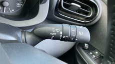 Toyota Yaris 1.5 Hybrid Icon 5dr CVT Hybrid Hatchback